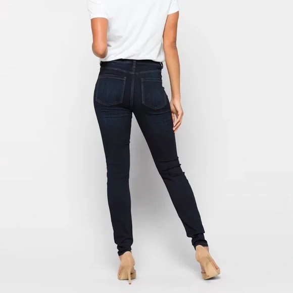 NWOT Dark Wash High Rise Skinny Jeans Petite 8P - Picture 4 of 5